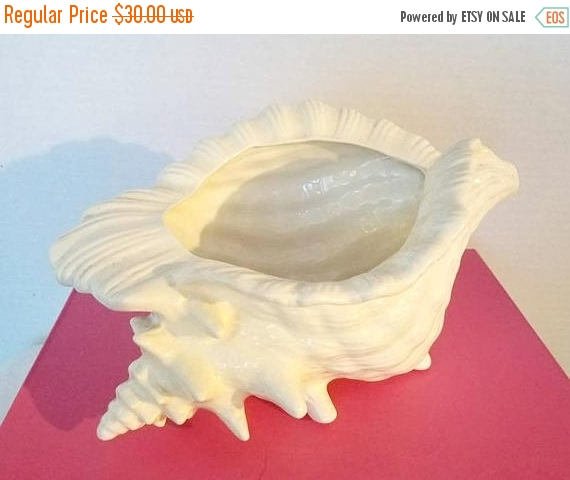 JunkYardBlonde's tweet photo. Vintage White Shell Planter,White Seashell Planter,Beach Cottage,Cot… https://t.co/GRk3v4tQR2 #Etsy #SeashellPlanter https://t.co/XF36EqkGfI