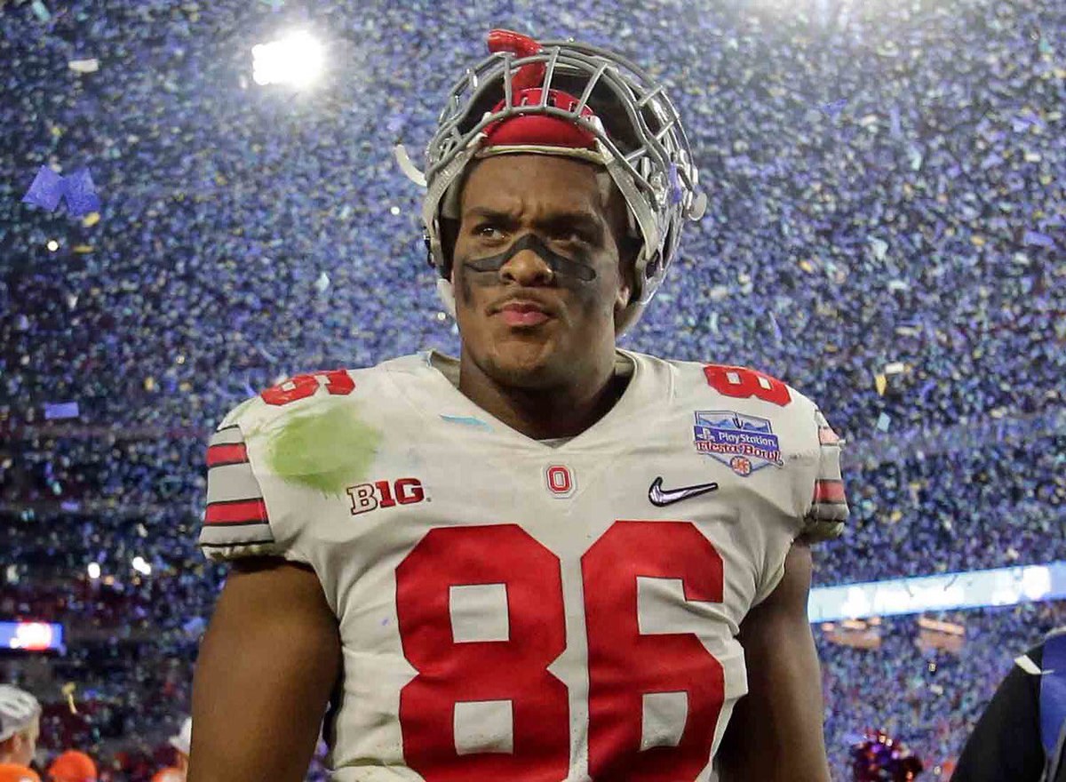 LetsGoBuckeyes's tweet photo. Starting DT: Dre'Mont Jones #86

RS Sophomore from Cleveland, OH (St. Ignatius)

*Started 12 games last year and was a Freshman All-American https://t.co/pODNQ3ev5V