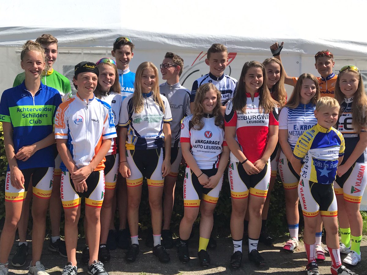 TeamLagendijk's tweet photo. @wvavanti van start in de @tourdejunior in Achtetveld https://t.co/8JcOybIfMH