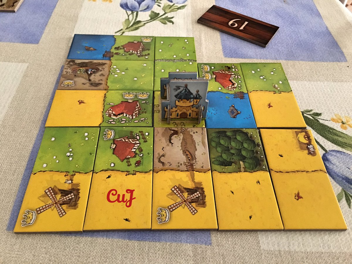 Cuentameunjuego's tweet photo. Menudo reino le ha salido a Iván jugando a Kingdomino de @Morapiaf, y eso que no ha podido completar el 5x5. https://t.co/hiA7hlStom