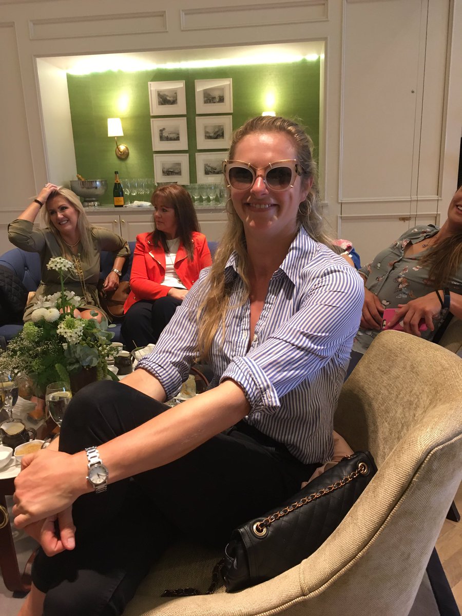 Ladies_polo's tweet photo. Thanks to @KildareVillage for a fab style preview this morning in VIP lounge... Wonderful fashion tips from Tess Purcell! 🏇🥂🎀 https://t.co/fpPQqMg9xU