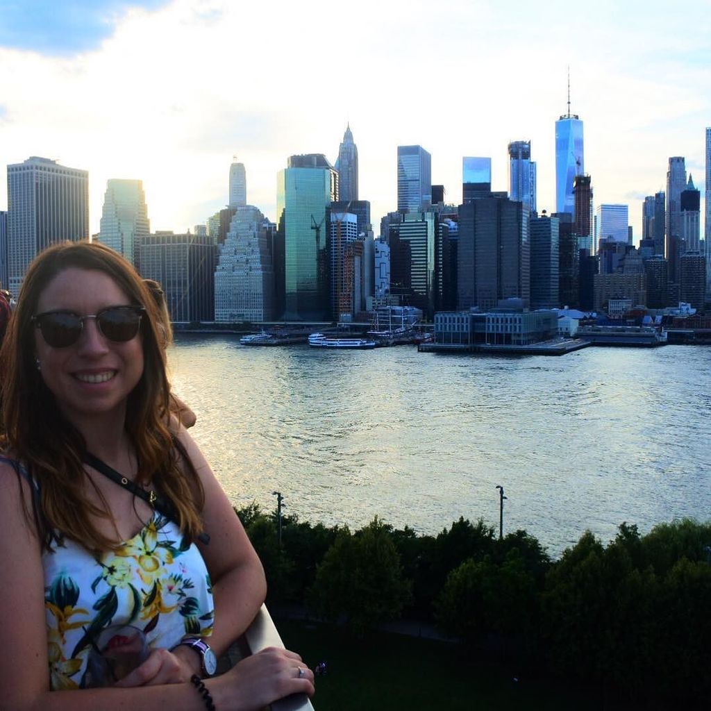 MirBlackBeauty's tweet photo. Efectivamente lo estamos pasando muy mal 😌 📸Rooftop hotel 1, Dumbo, Brooklyn
#nyc #nyviews #brooklyn #newyork #ro… https://t.co/lNi3iYB3Qd https://t.co/k3oRmg03n4