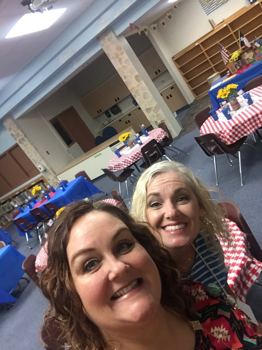 Mrs_Wynns's tweet photo. We miss our EH family!!!! @EHeightsAISD #EHfutureofTX #azleISDway https://t.co/NNIlyHxlmR