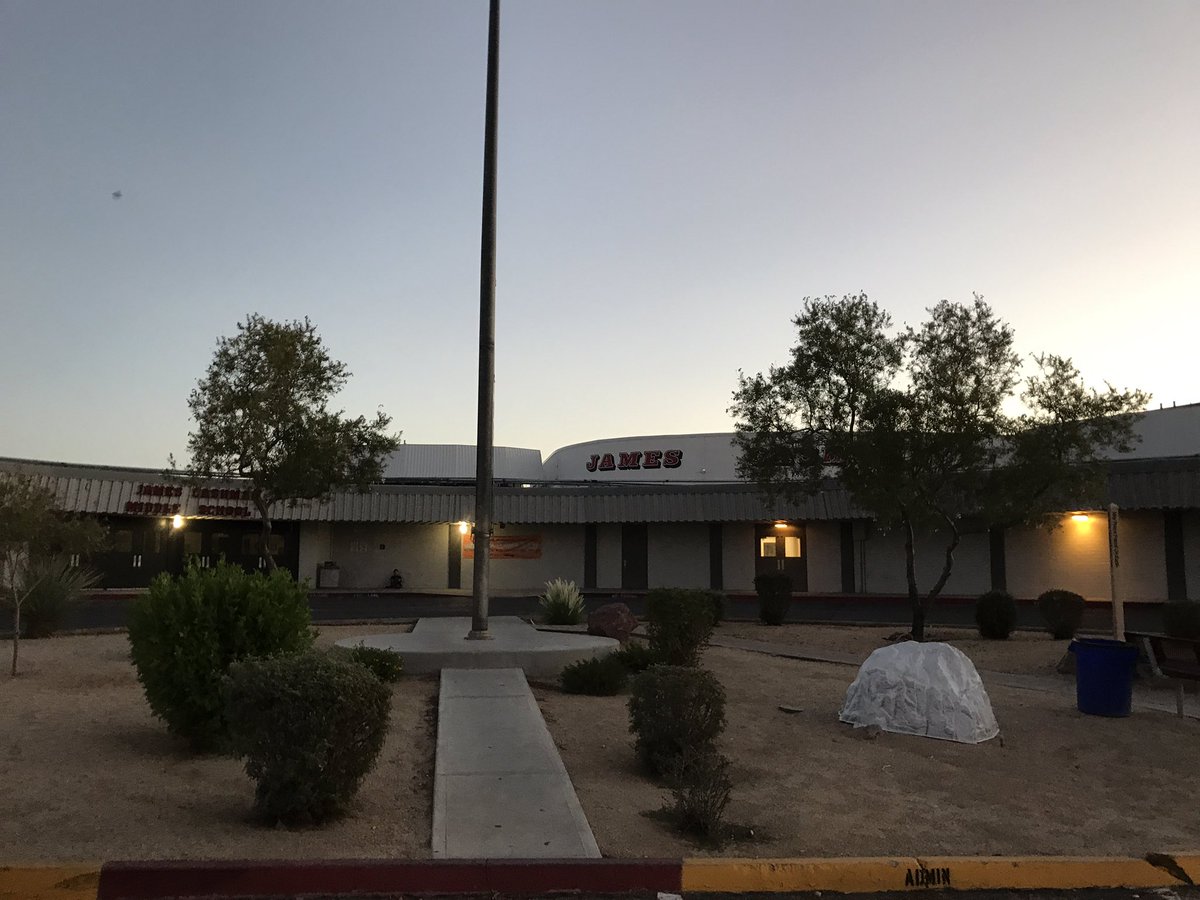 Cashman_MS's tweet photo. The quiet before the start of our 1st day...17-18 is going to be great!! #cashmanMS #GoCougars @CCSDMagnet @ClarkCountySch https://t.co/4GVyX1d4LI