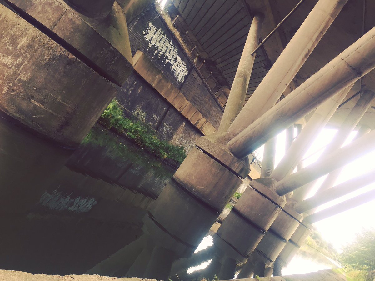 thomasjgarlick's tweet photo. Lunch time walk by the Birmingham New Mainline Canal and under the M5. https://t.co/ZQlFdEklYL