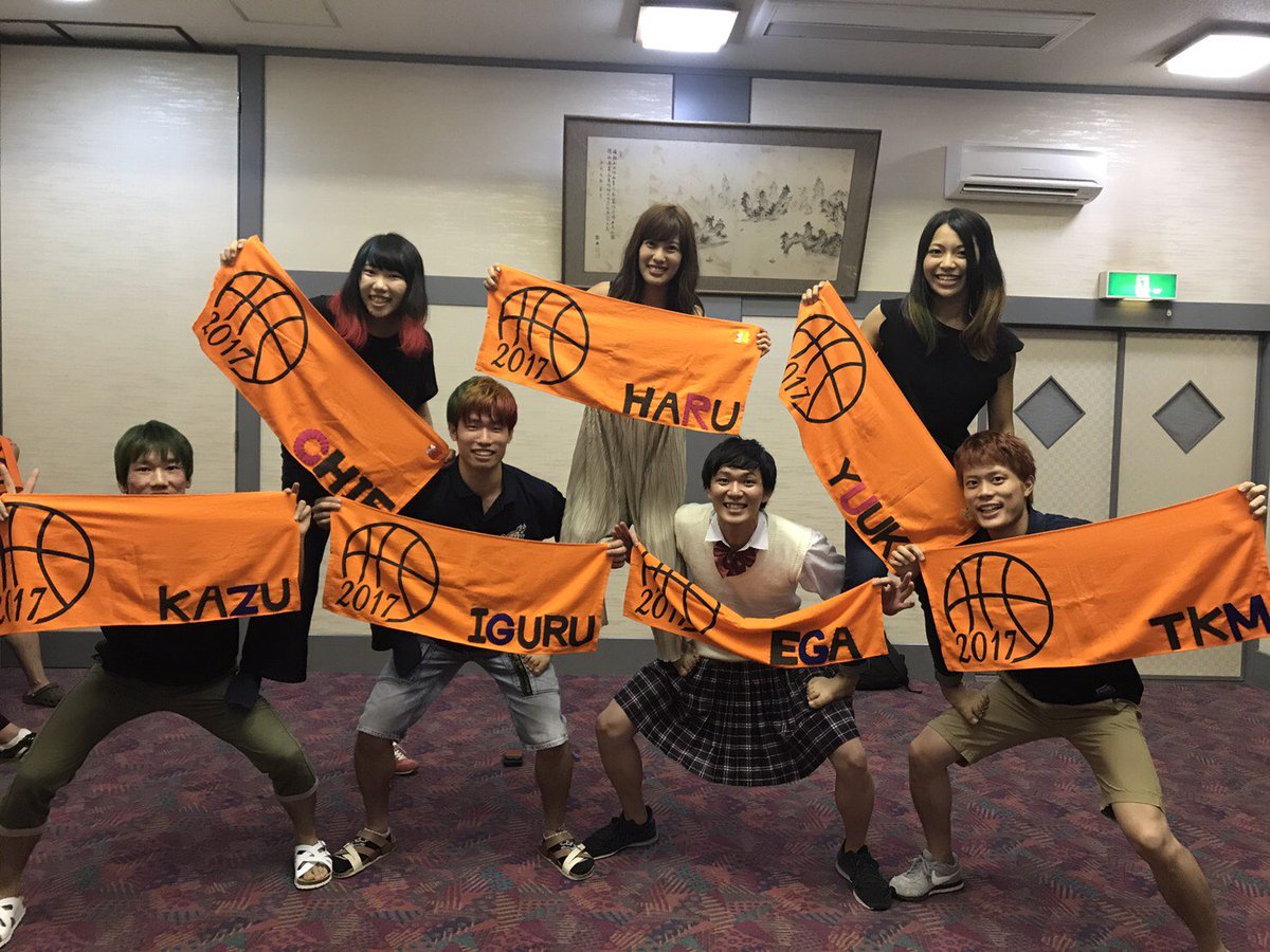 大阪市立大学医学部男子バスケットボール部 V Twitter 4マネさんからみんなに手作りのタオルをプレゼントとしていただきました ありがとうございます 明日からの西医体 全力で頑張るための弾みがついたはずです みんなでまずは一勝 明日勝ちましょう
