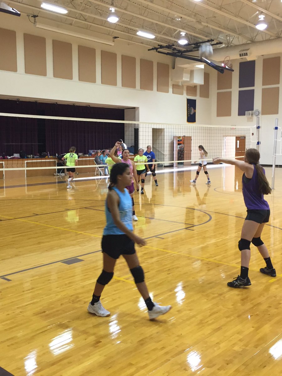 MinnHScats's tweet photo. Early morning practice at MHS! https://t.co/qqG7xjS5xz