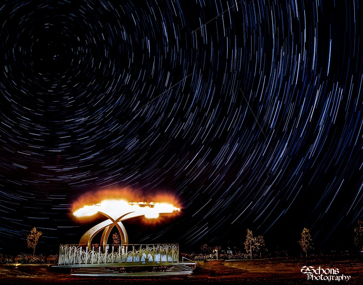 sschons1's tweet photo. Startrails and meteors #photography #landscape #night #nightsky #startrails #meteorshower #amphitheater #marion #iowa #CanonFavPic #Canon https://t.co/5YKRhG5085