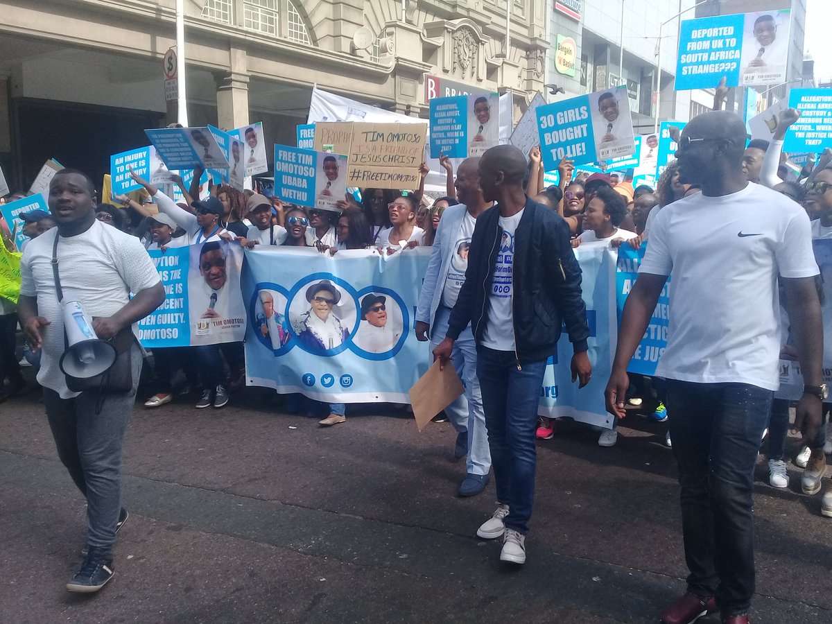Andycred_'s tweet photo. @freetimomotoso We want our father be free!!!! https://t.co/wS4gjsgAWX