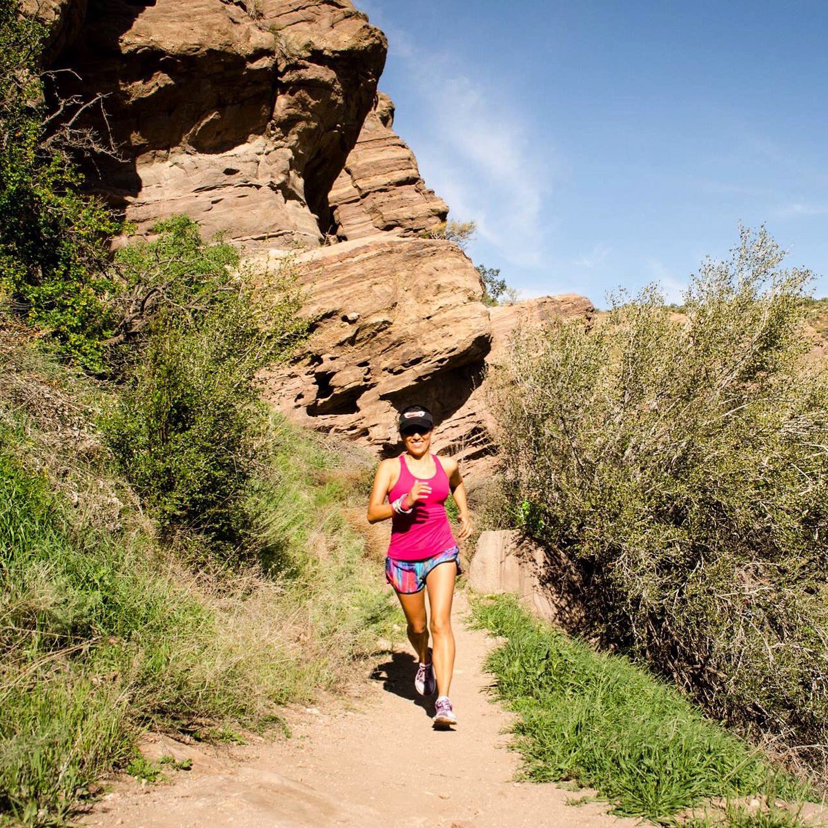 RunSPACEROCK's tweet photo. Running the trails at Vasquez Rocks always makes us happy😃 https://t.co/YDV2QHbiaR 
#RunLongAndThrive https://t.co/OaPRou8vZ1
