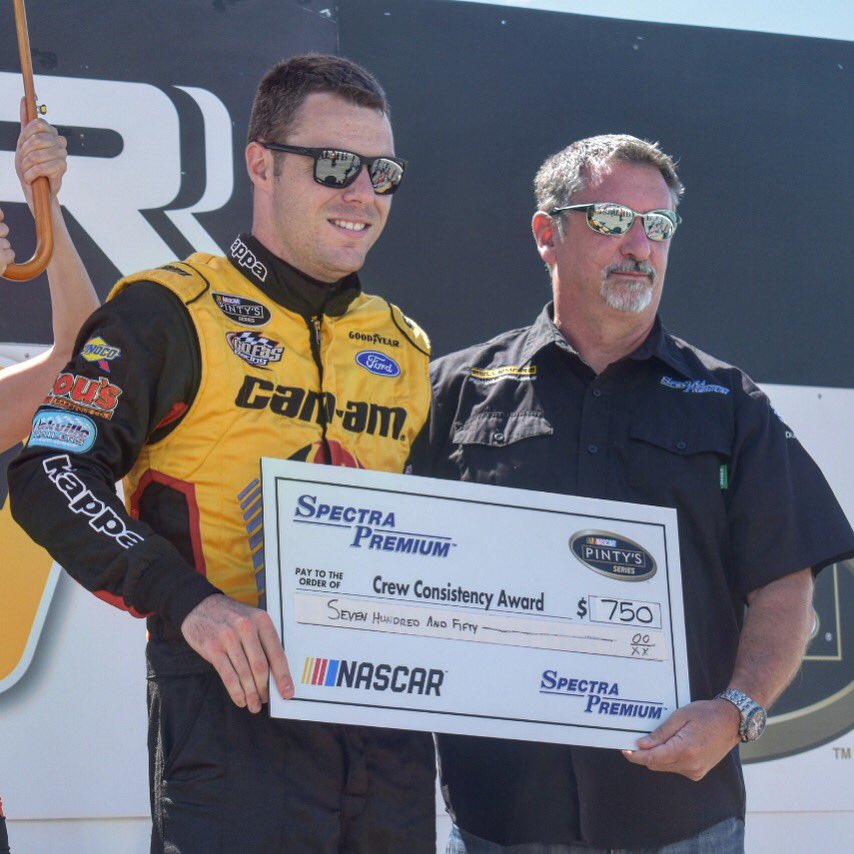 gofas32's tweet photo. Crew Consistency Award, that's our #mondaymotivation 🙌🏼🏁 #spectrapremium #nascarpintysseries #canada #NASCAR https://t.co/uEmRZInyTu