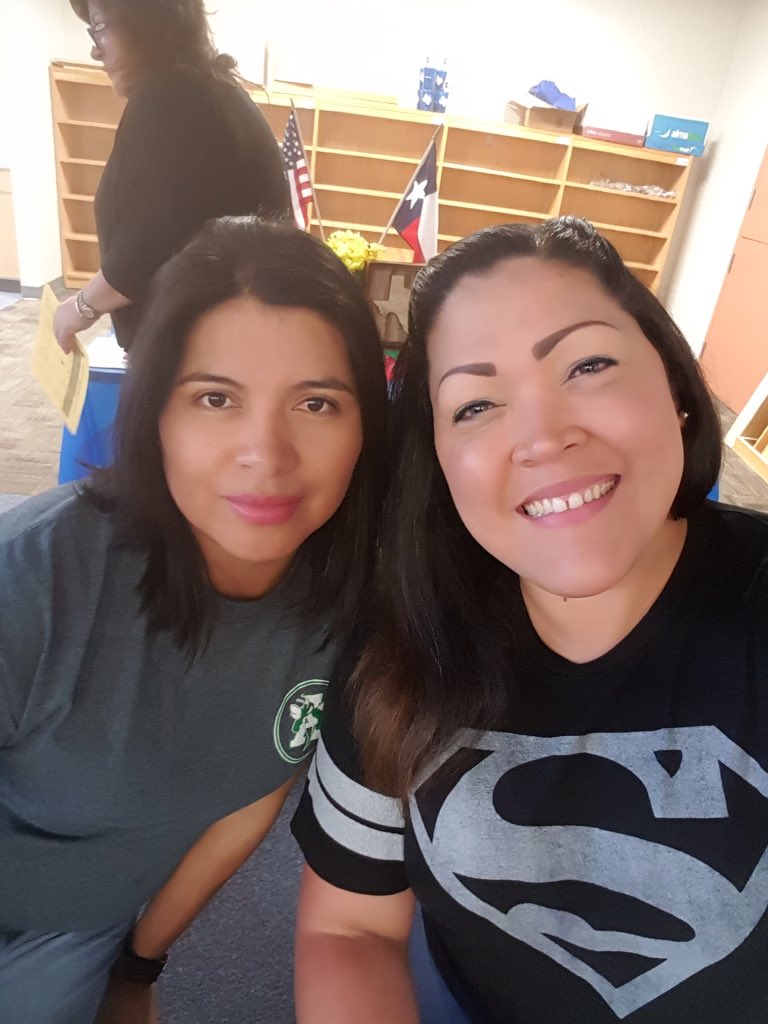 EHBilingual's tweet photo. @EHeightsAISD 1st day, excited for the new kiddo's we will positively impact along the year!#EHfutureofTX #azleISDway https://t.co/WYhpXF05kt
