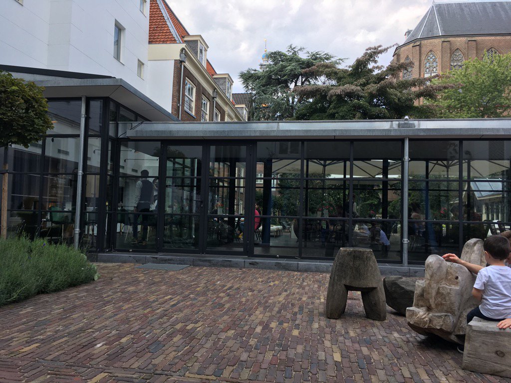 Na 15 jaar nog eens naar mijn oude werkgever. Heel mooi vernieuwd. #pulitzer #Amsterdam