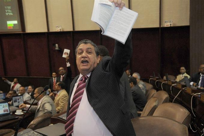 ListinDiario's tweet photo. Vocero de diputados del @PLDenlinea dice @DNCDRD abusa de jóvenes en barrios con expedientes falsos https://t.co/imIpR3wiI5 #ListínDiario https://t.co/SIDwDSzUq9