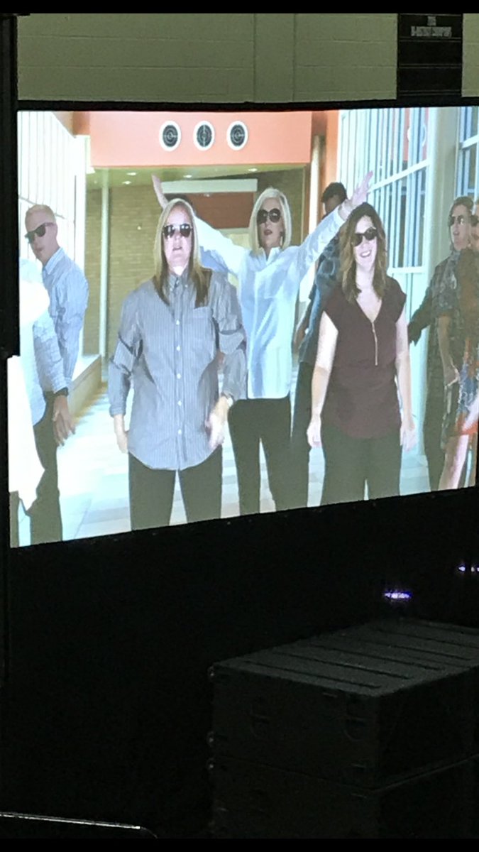 ShaulaShaffer's tweet photo. Who has the best district ever?? We do!!! #burlesonisd #aandlearns @Lindsey__Byrd https://t.co/hK62dOPc7u