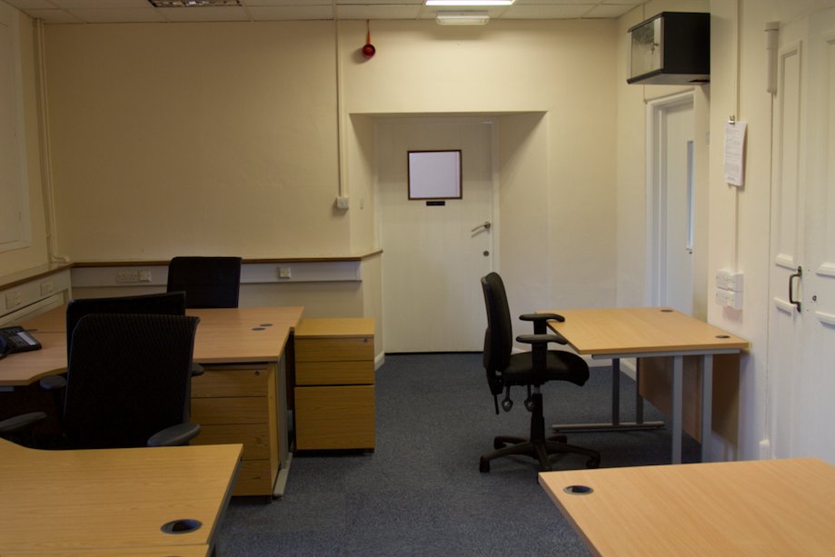 AbbeyManorBC's tweet photo. N2 is available now with it's own entrance and easy access to the conference facilities and reception. #yeovil https://t.co/qenjMAmwh8