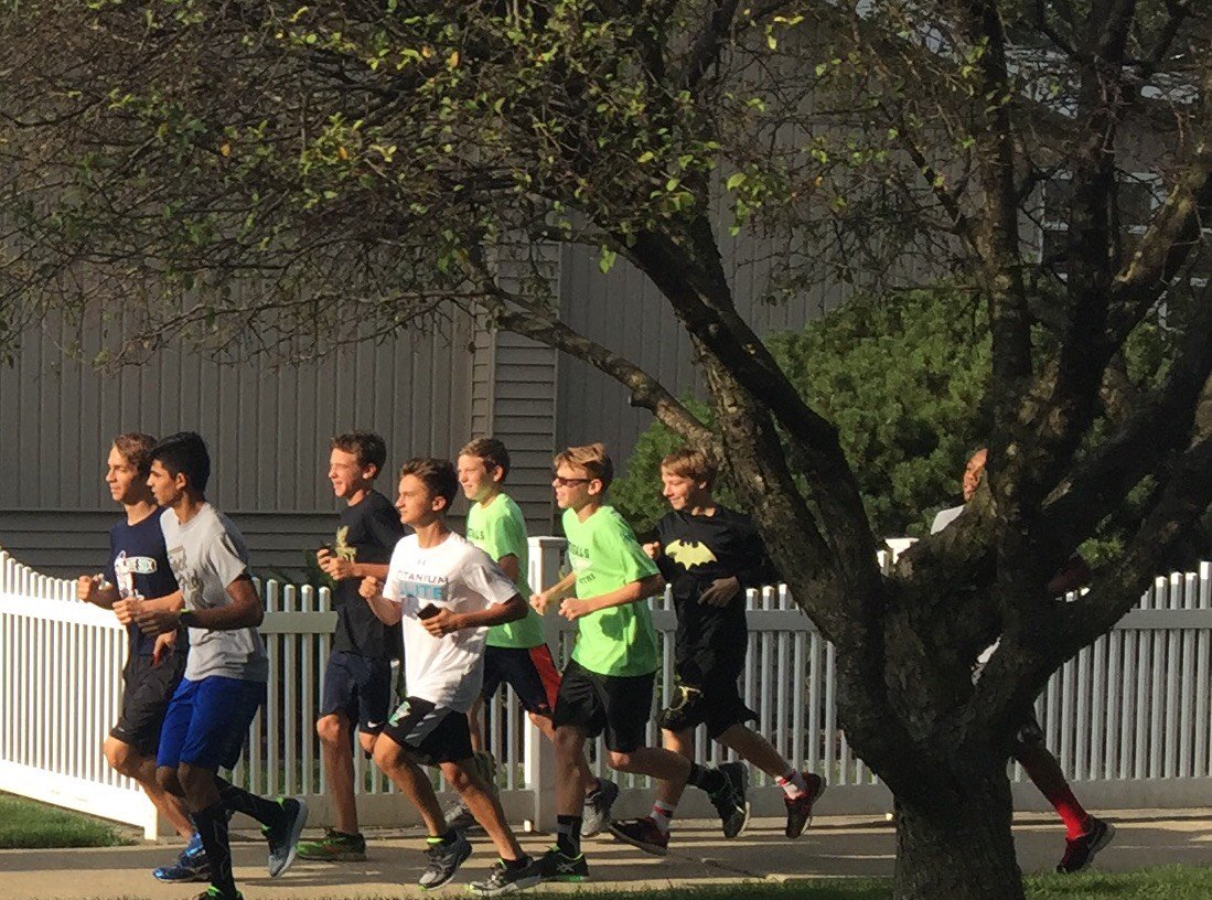 OFHSXC's tweet photo. Morning Run! @RunningForKicks @LivingOakForest @ExperienceOFHS @cityofoakforest #crosscountry #OFHSXC #Crosscountry #OFHSBengals #running https://t.co/BnlAaXmLjO