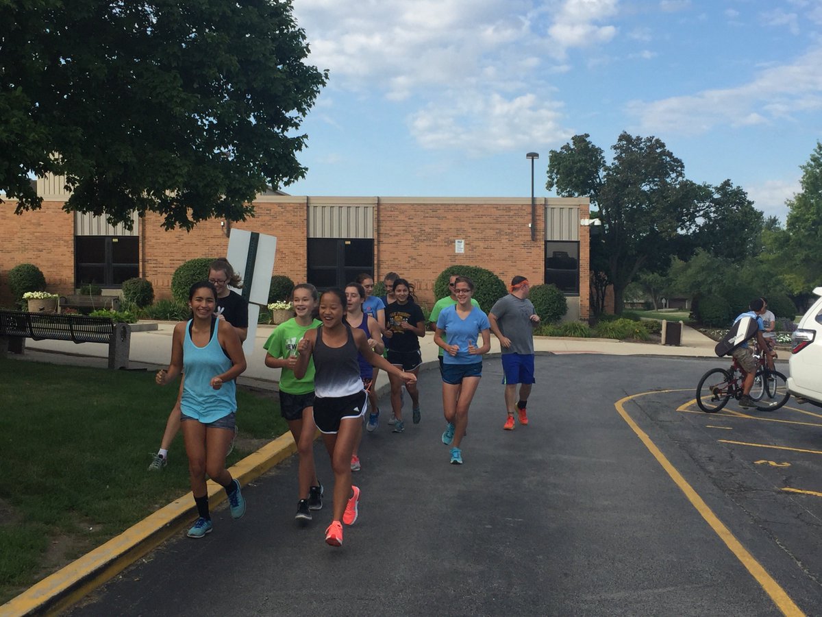 OFHSXC's tweet photo. Morning Run! @RunningForKicks @LivingOakForest @ExperienceOFHS @cityofoakforest #crosscountry #OFHSXC #Crosscountry #OFHSBengals #running https://t.co/BnlAaXmLjO