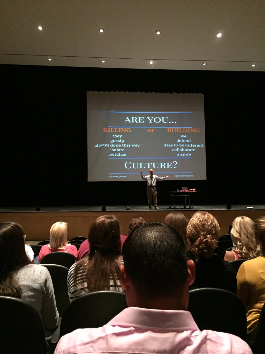 ArtTeacherTech's tweet photo. Great way to start the school year! Thank you @Joesanfelippofc #323learns https://t.co/9446kZ7cgO
