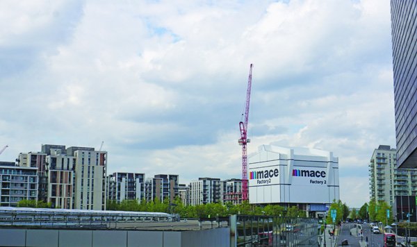 CranesToday's tweet photo. .@MaceGroup is building two towers without using tower cranes (!) https://t.co/7m8qisRkGE #London #Construction https://t.co/XS3qWVXcBB