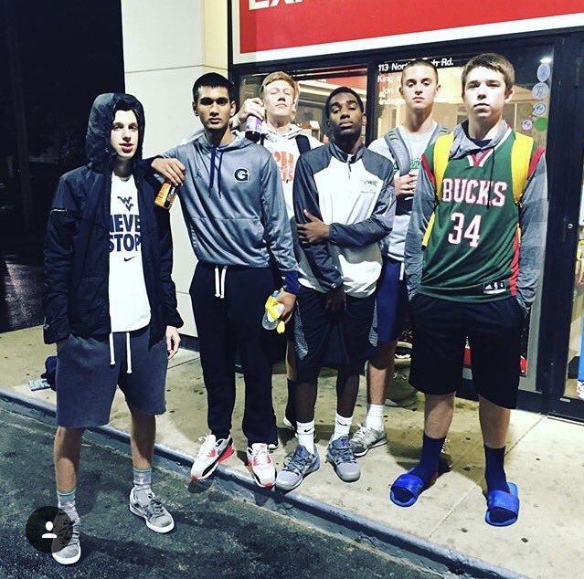 Happy Birthday to my 3 year teammate &amp; handshake bro <a href="/Jeremy_ad10/">Jerms🦠</a>! Hope you have a great bday. Never forget the bench squad... and tripping😑