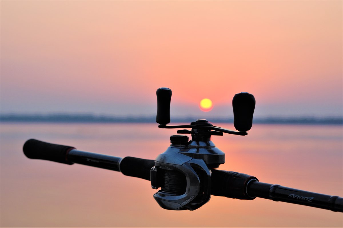 ShimanoPescaARG's tweet photo. Postales del fin de semana: #Chronarch, #Zodias y el sol, combinación irresistible. #Shimano
 #Pesca #Argentina 😍 https://t.co/7rlaGDBPEw