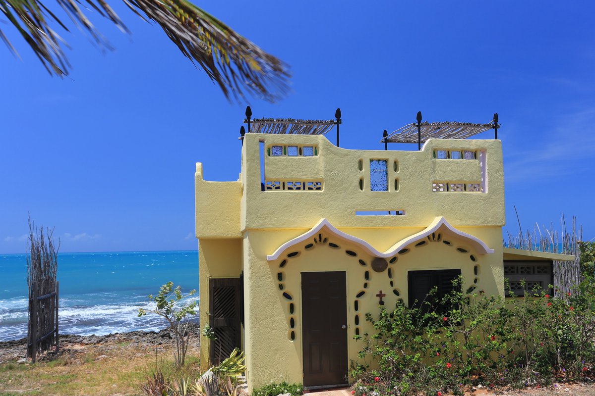 JakesHotel's tweet photo. "The world is a book, and those who do not travel read only a page." -
Saint Augustine. Don't get left behind. Visit https://t.co/sdg7yh0Cv2 https://t.co/5QC9dlJahk