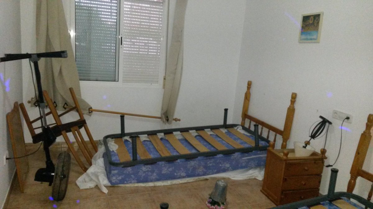 So you save a hundred quid on flights to come on holiday a couple of days later than everyone else.......😆