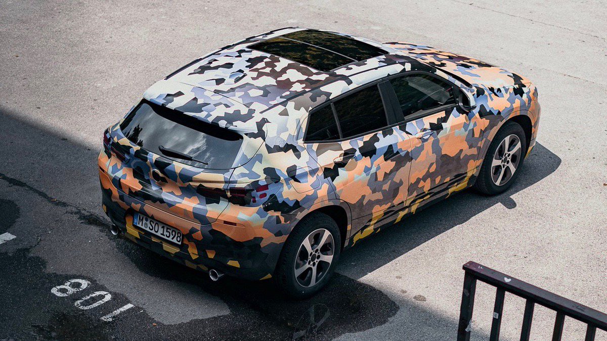 BMWGroupFrance's tweet image. Un caractère bien trempé. 
La Nouvelle BMW #X2 est impatiente de se dévoiler sous sa robe définitive. Restez connecté.