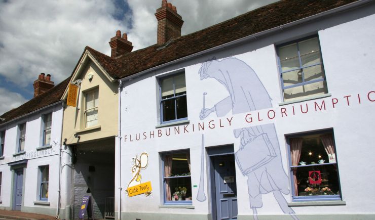 Visit_Bucks's tweet photo. The @roalddahlmuseum has launched its new marvellous literacy sessions for schools! #BookEngland #VisitBucks https://t.co/dxG3d2jhu3 https://t.co/7D66rie1fx