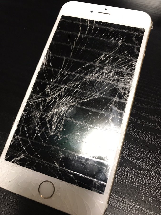 Iphoneの画面がバッキバキに割れた時にとりあえずやった事 Tips 4 Life 毎日が便利で快適なiphone Pc生活