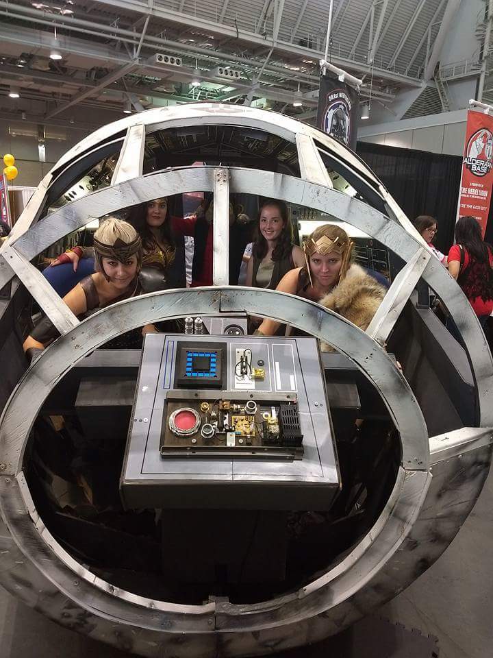 Fury0sa's tweet photo. Our visit to the world of man (@BostonComicCon) was incredible. Thank you to all the amazing, talented people we met! https://t.co/1iejpVfpwu