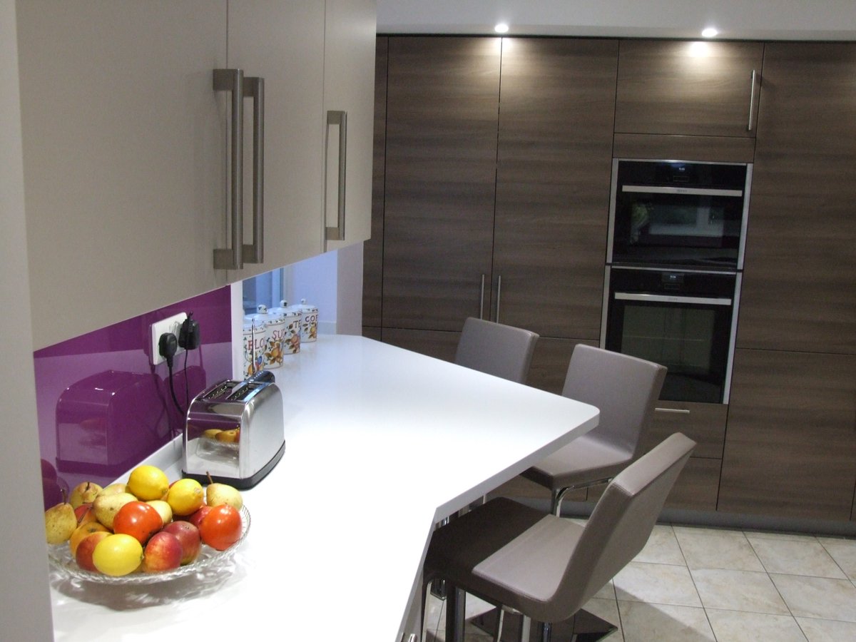 Artistically angled #corian #worktop #kitchendesign which is stunning in it's simple yet unique aesthetic by @ColliersUK