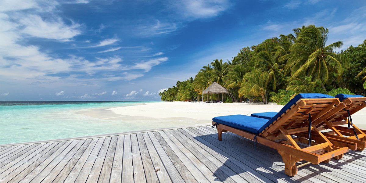 TiffenCo's tweet photo. Going on holiday? ☀️⛱️✈️ Keep your home secure whilst your away with these top tips from @PipofftheTV https://t.co/RHYqQxAr2G #PropertyNews https://t.co/mQ6g06s6A5
