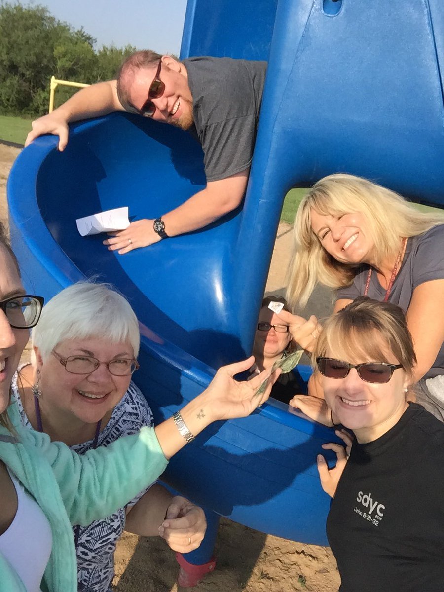 corinaenns's tweet photo. Buying a stamp #scavengerhunt #7gold @chisholmpride https://t.co/lphGkkXq1y