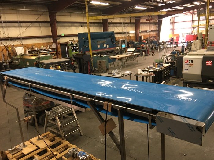 AndgarFood's tweet photo. Check out this beauty! It's a new conveyor belt we custom built for #TrailblazerFoods in Portland #FastForwardFreshFood https://t.co/A9shFTzNUK