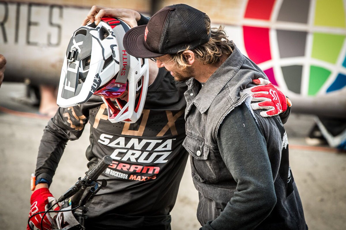 foxracingcanada's tweet photo. A demanding race with a rewarding 3rd place podium finish for @markscott259 in the #crankworx Enduro.

#ridewideopen #bornfromdirt https://t.co/99OT2Lxk9B