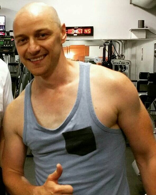 Gouvenec's tweet photo. Oh God... He looks sooooo gorgeous! #inMontreal #WorkingOut #JamesMcAvoy https://t.co/eeYp6kgeHG