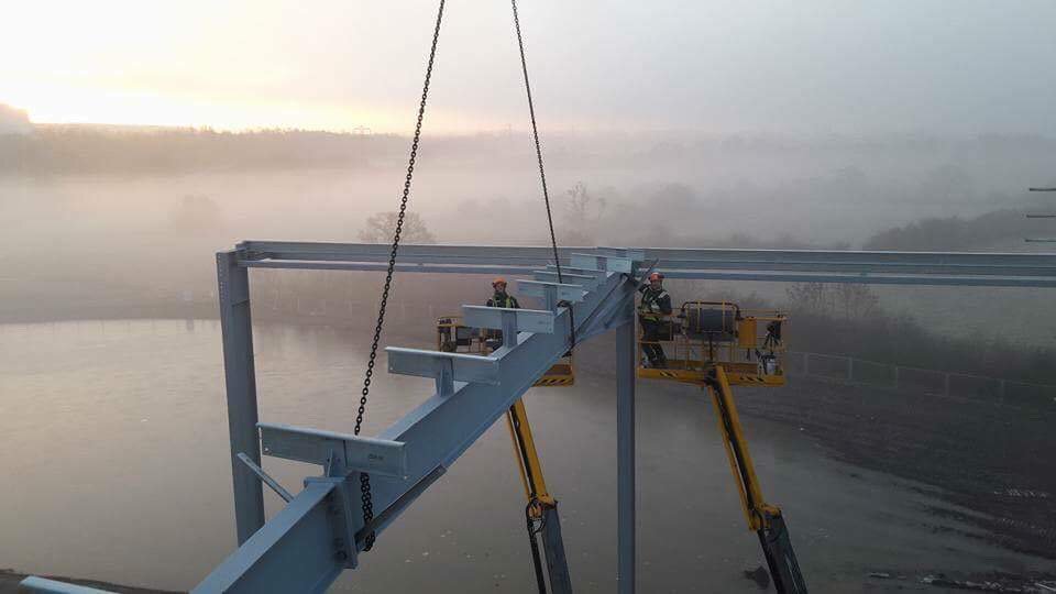 ukplatforms's tweet photo. Check out this great shot of our 23RTJ booms in the early morning mist in Staffordshire #platforms #WAH https://t.co/hM277mFPLT