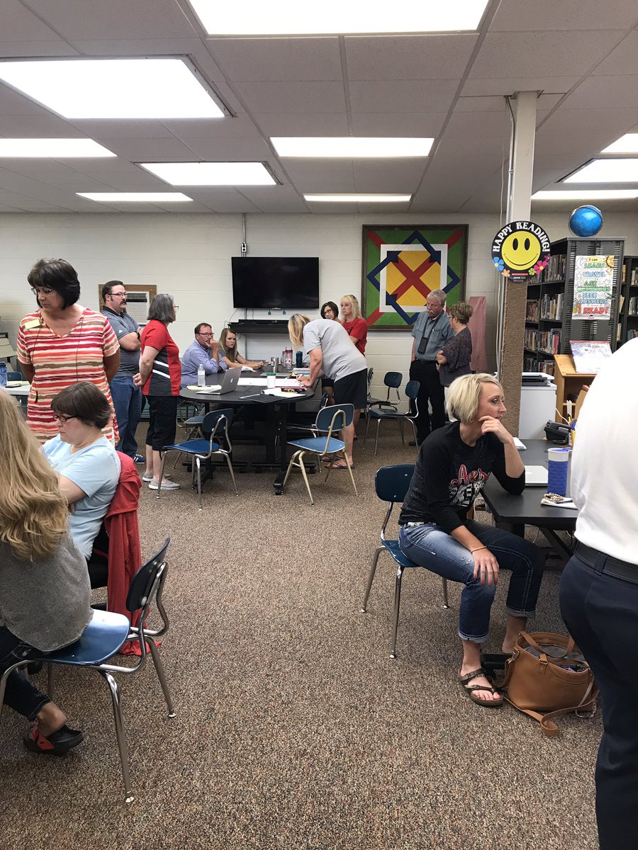 1997Couch's tweet image. Beginning the school year!!! Getting great ideas from #SWPRSC