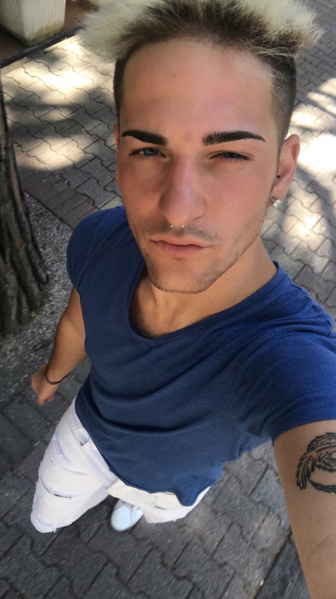 pappa996's tweet photo. A volte è meglio far finta di niente che incazzarsi.
#summer #holidays #sun #likeforlike #followforfollow https://t.co/mkBvvv1d8P