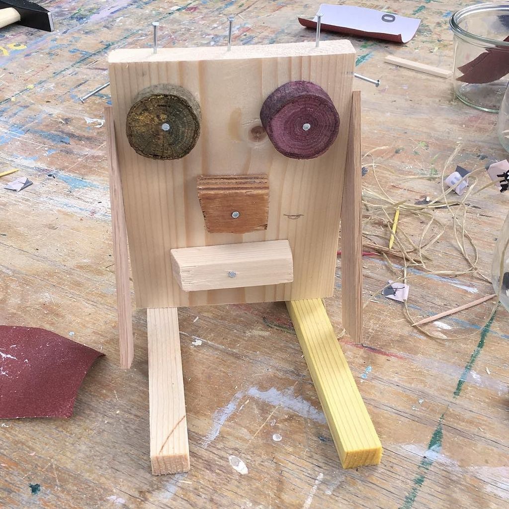 HouseofThoL's tweet photo. A happy start after our summer break with 12 kids dyeing wood with blackberries and building woodpuppets #naturald… https://t.co/nvCvqKUjdZ https://t.co/vwps3h0ncd