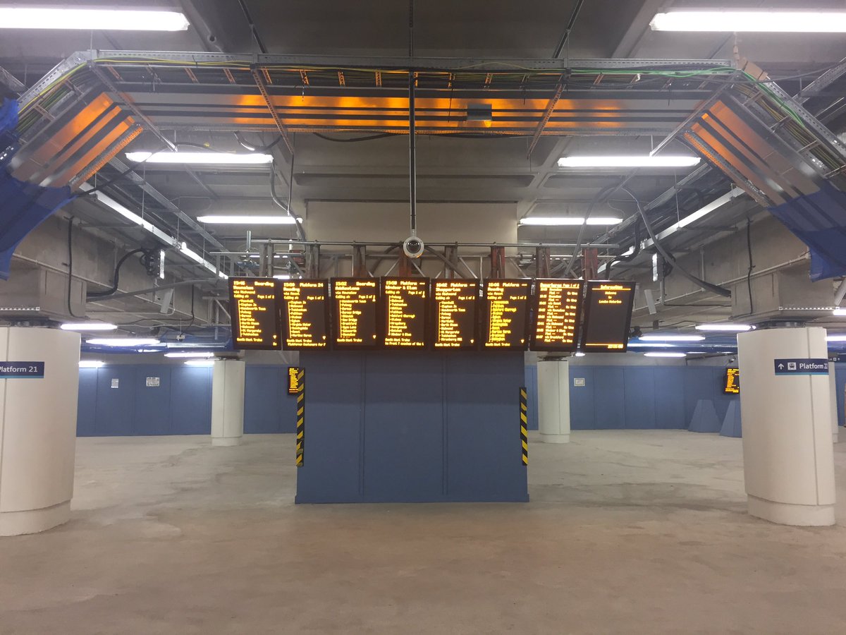 holdmch's tweet photo. #WITwatch Spacious lower concourse on route between Underground station and platforms 20-24 https://t.co/f2DKGij21C