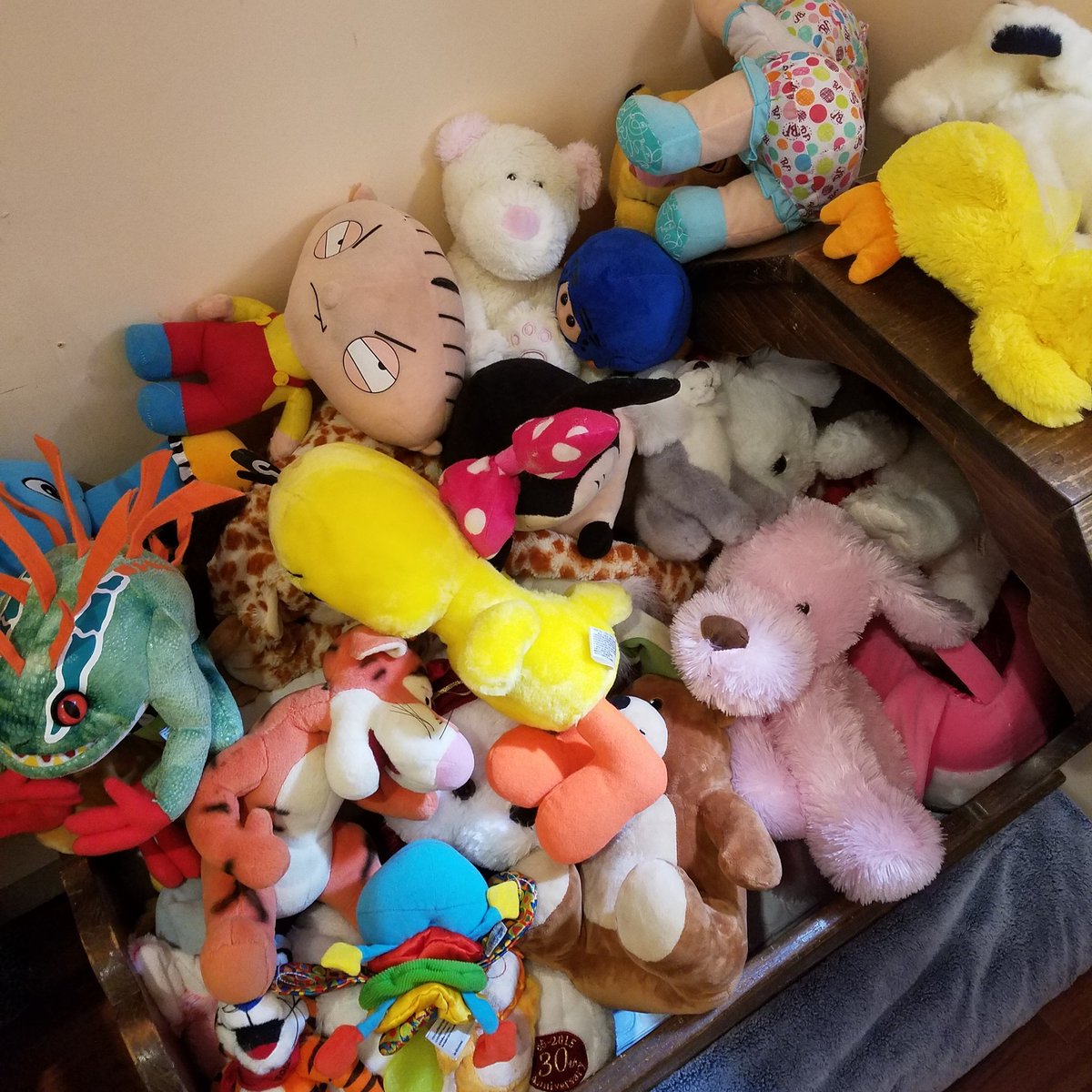 RiseOfTheSpyres's tweet photo. When you spring clean in August and realize how many stuffed animals your child has.... https://t.co/z4nAu0J4UT