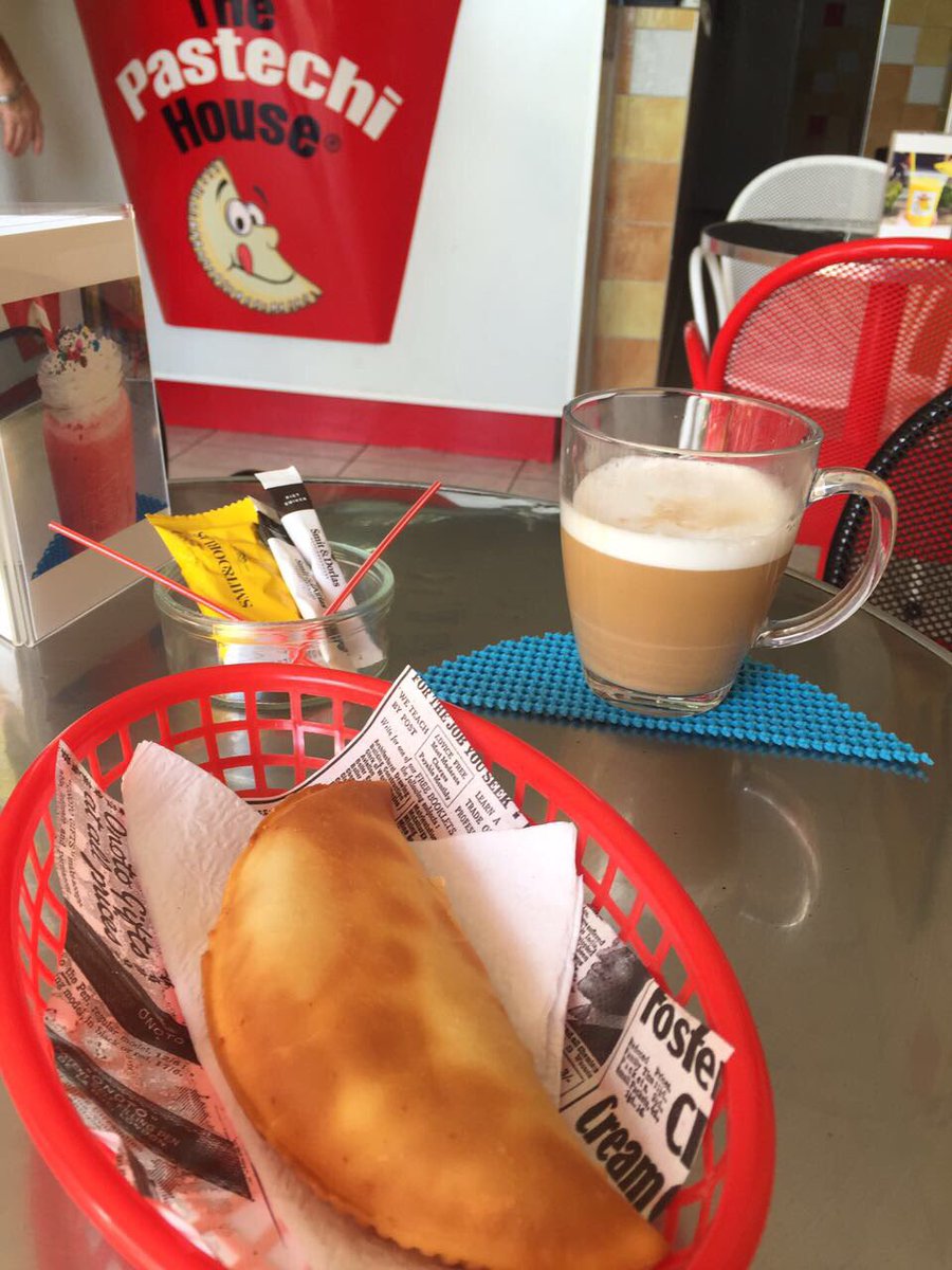 Bon siman! 
#thepastechihouse #tph #pastechi #coffee #aruba #discoveraruba
