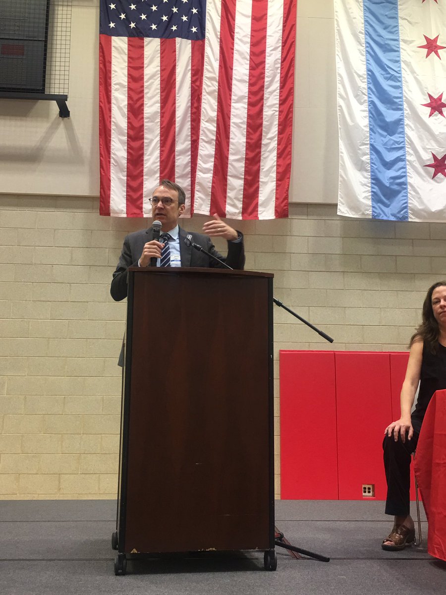 SouthSideGrl312's tweet photo. @ChiCityColleges Provost @mrkpttr speaks about faculty impact on student success. Working together we can have bigger impact! #CCCFaculty https://t.co/niizlqeEON