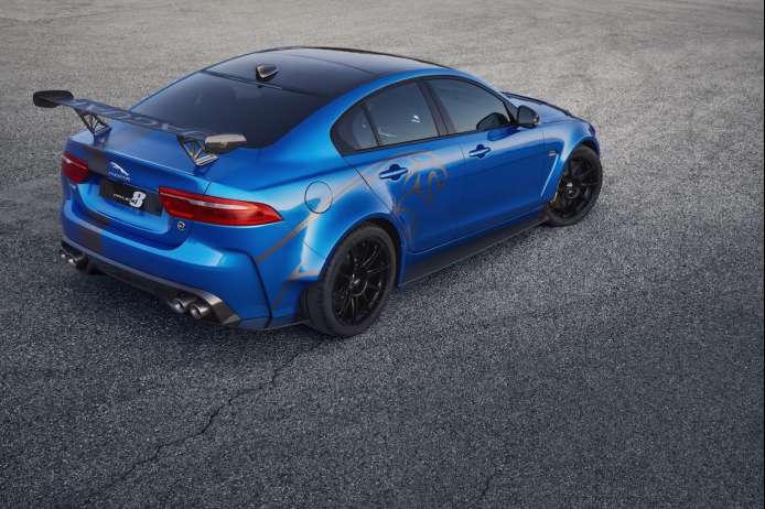 S7F17's tweet photo. La Jaguar XE Project 8 à Pebble Beach
https://t.co/pNaB3dnkTM https://t.co/UC5Am335zy