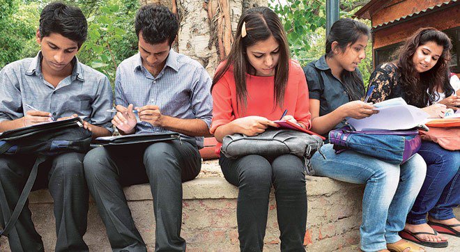 otvnews's tweet photo. #UGCNET2017: Students upset over 66% hike in application fee #Odisha https://t.co/q8PK2O4zUY https://t.co/7dRpAgI5Ut