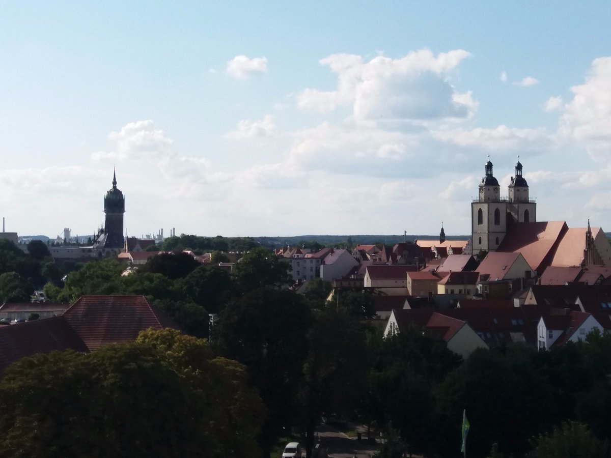 SumS_Team's tweet photo. Neue Woche, neue Seminare! Herzlich Willkommen im wunderschönen Wittenberg, wir wünschen euch eine tolle Zeit ! #SumS2017 #Enough https://t.co/Q6eXQLYLAS