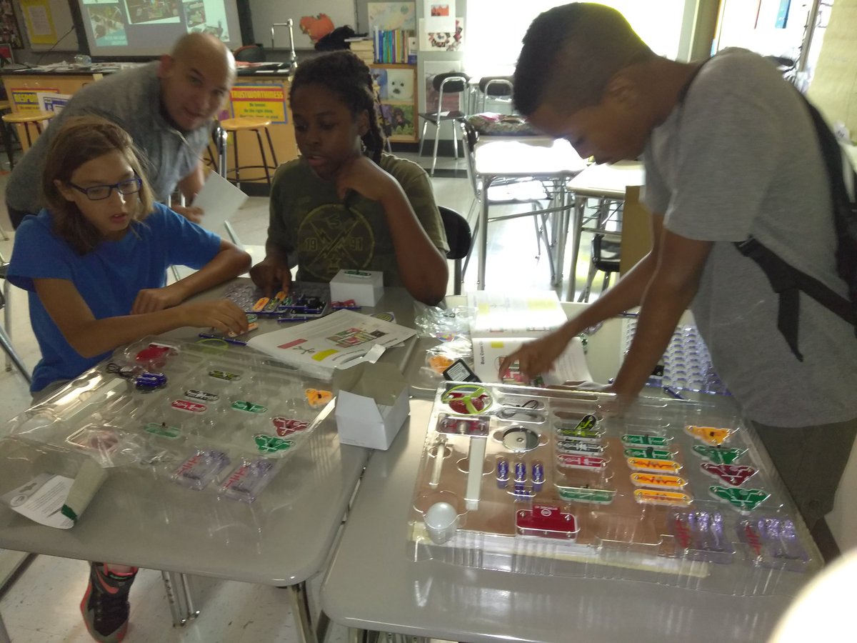 FeliceBrandy3's tweet photo. #MBKBuffalo Young STEAM in the making!!! https://t.co/EMrj7d9H9H